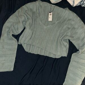 Brand new garage sweater crop top v neck